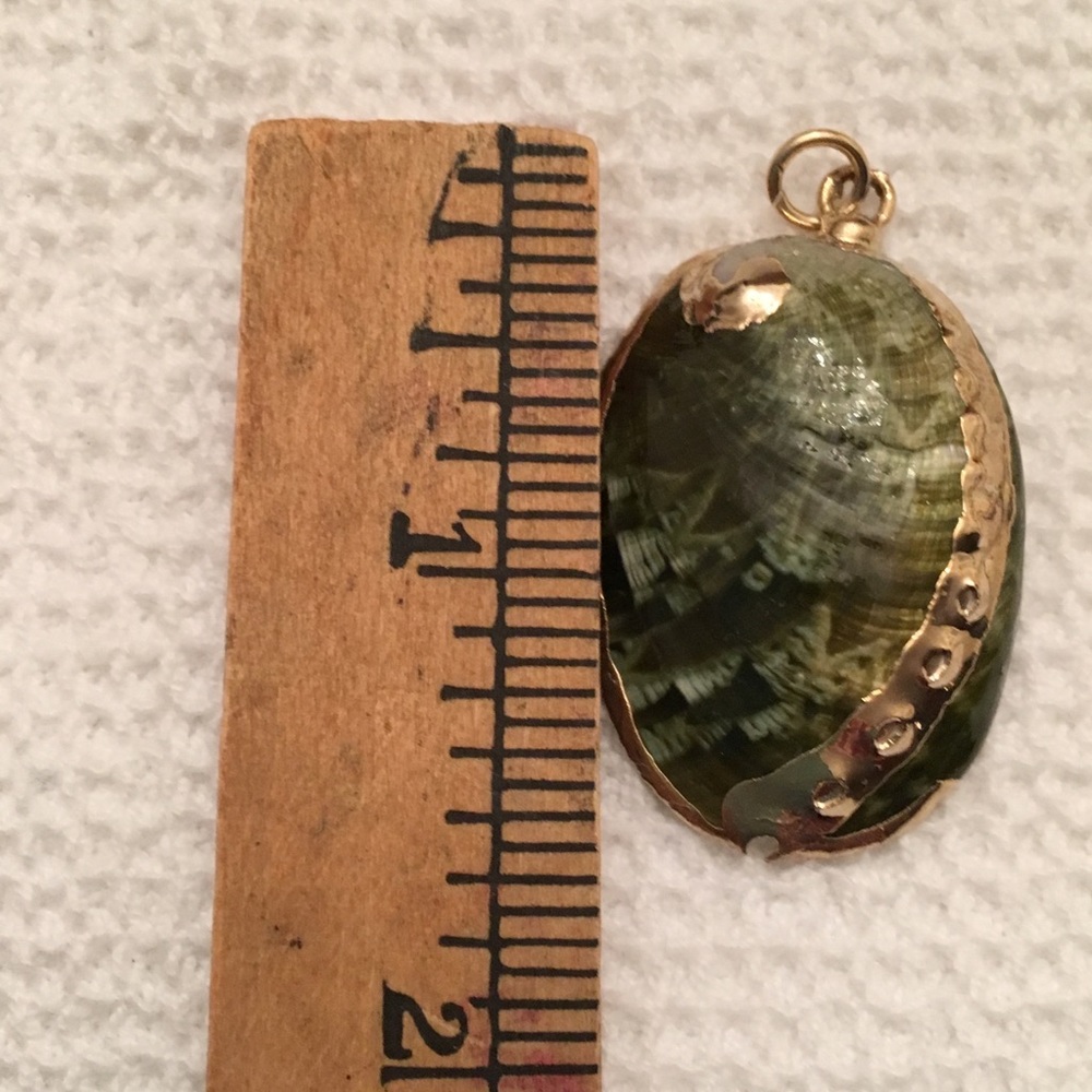 Real Shell Pendant - Picture 4 of 4